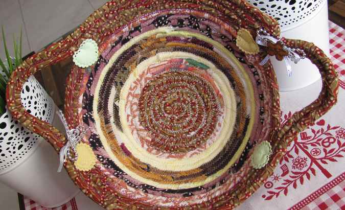 large image of art item: basket &ndash; pattern red brown