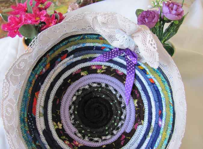 large image of art item: basket &ndash; ribbon black green blue