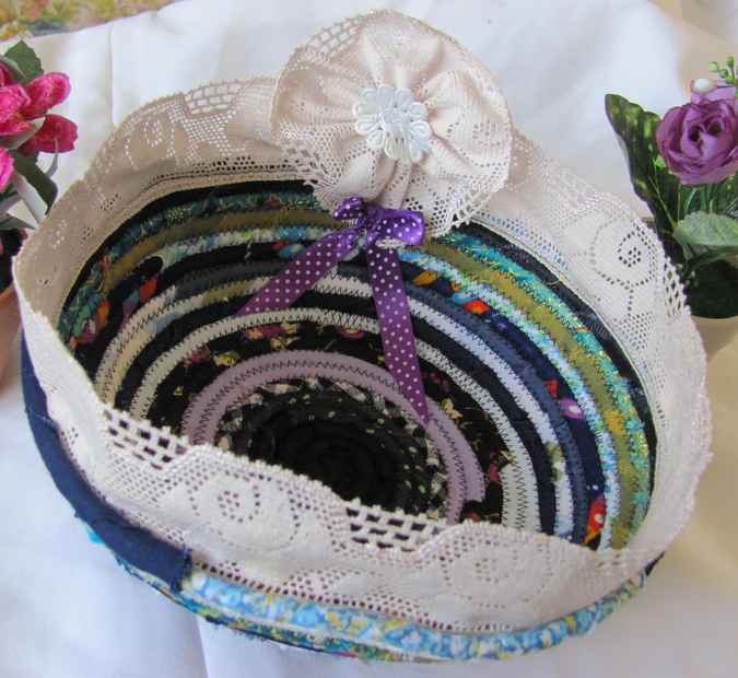 large image of art item: basket &ndash; ribbon black green blue