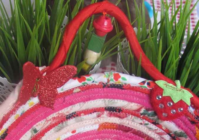 large image of art item: basket &ndash; strawberry pink