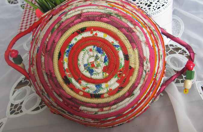 large image of art item: basket &ndash; strawberry pink