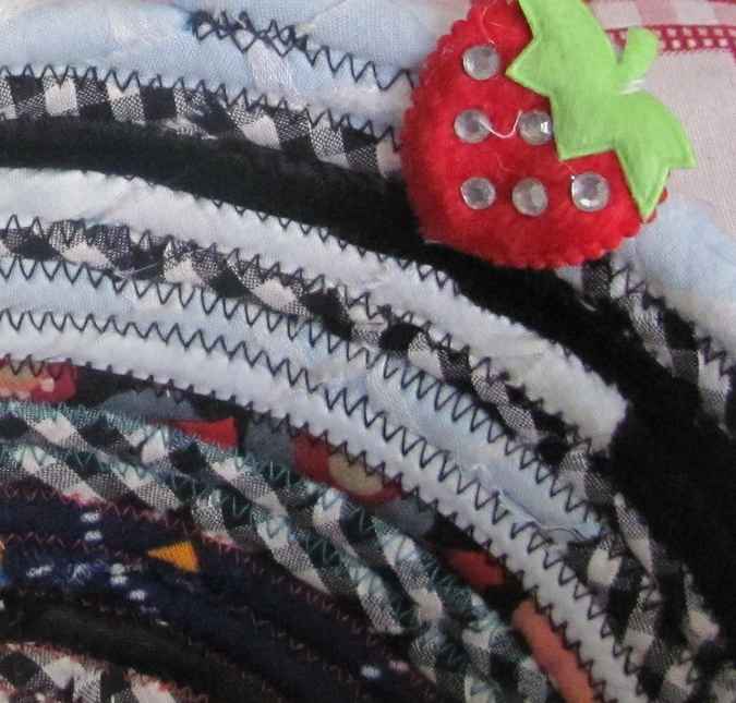 large image of art item: basket &ndash; strawberry white checkered