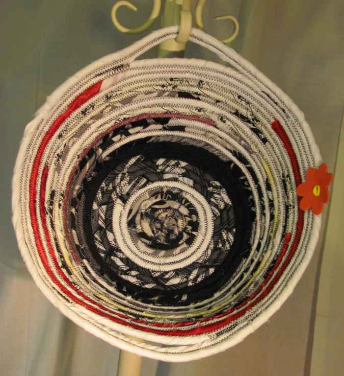 large image of art item: basket &ndash; white black red