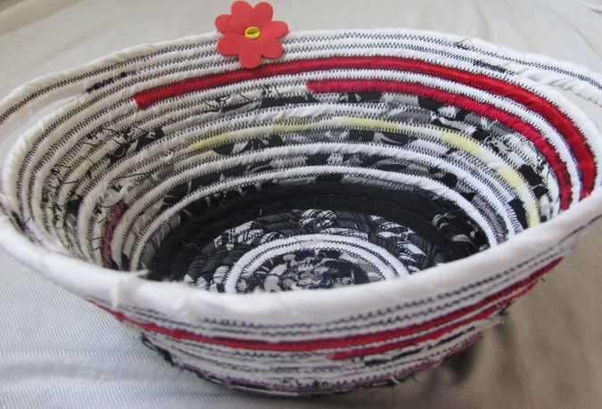 large image of art item: basket &ndash; white black red