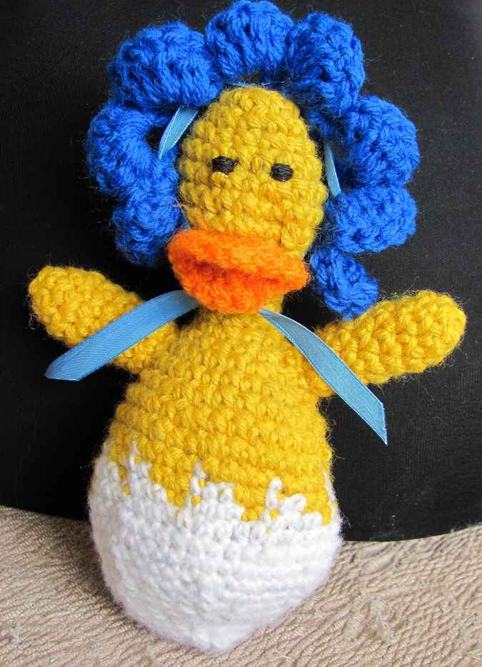 large image of art item: doll &ndash; baby chick crochet