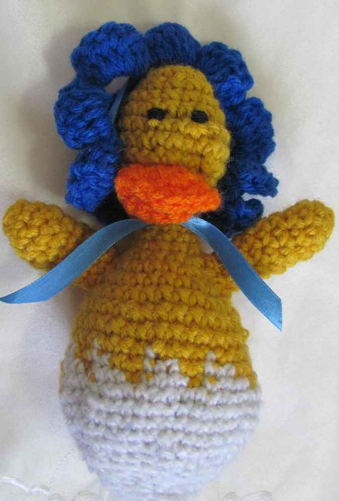 large image of art item: doll &ndash; baby chick crochet
