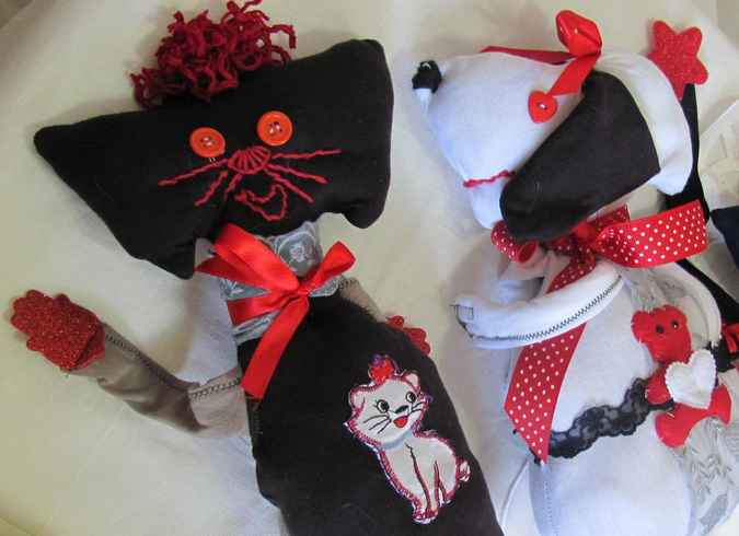 large image of art item: doll &ndash; cat and dog quilt