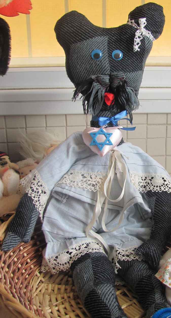 large image of art item: doll &ndash; cat