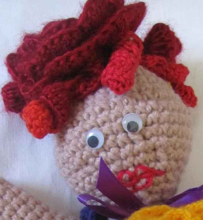 large image of art item: doll &ndash; dress with flowers crochet