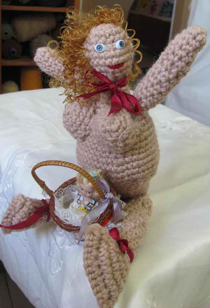 large image of art item: doll &ndash; mother and child crochet