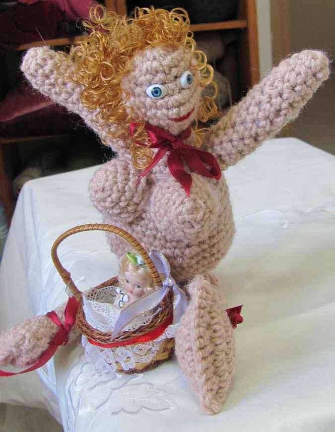 large image of art item: doll &ndash; mother and child crochet