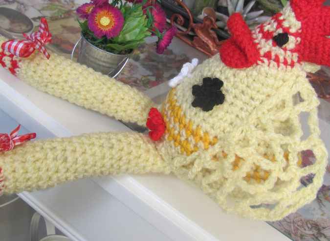 large image of art item: doll &ndash; rooster white