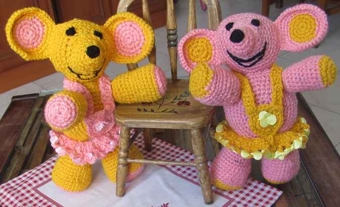 large image of art item: doll &ndash; teddy bears pink yellow