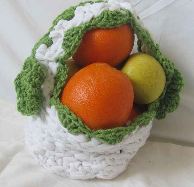 large image of art item: decor &ndash; crochet white green