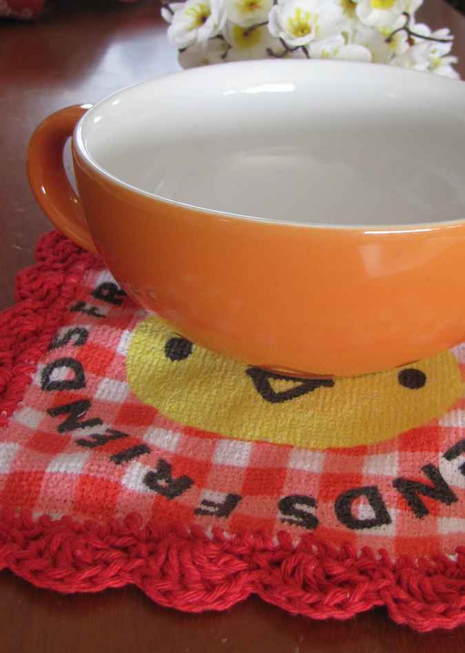 large image of art item: decor &ndash; coasters red checkered