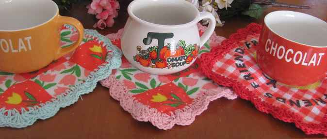 large image of art item: decor &ndash; coasters red checkered