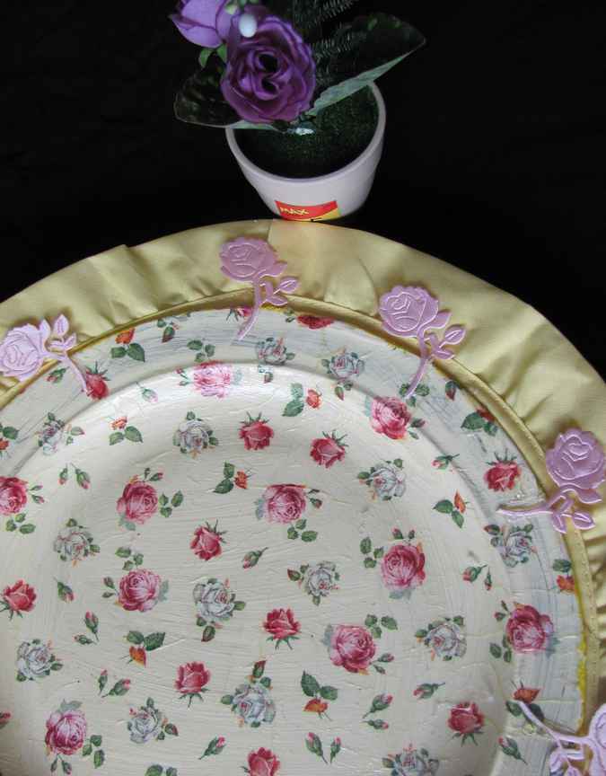 large image of art item: decor &ndash; plate yellow roses