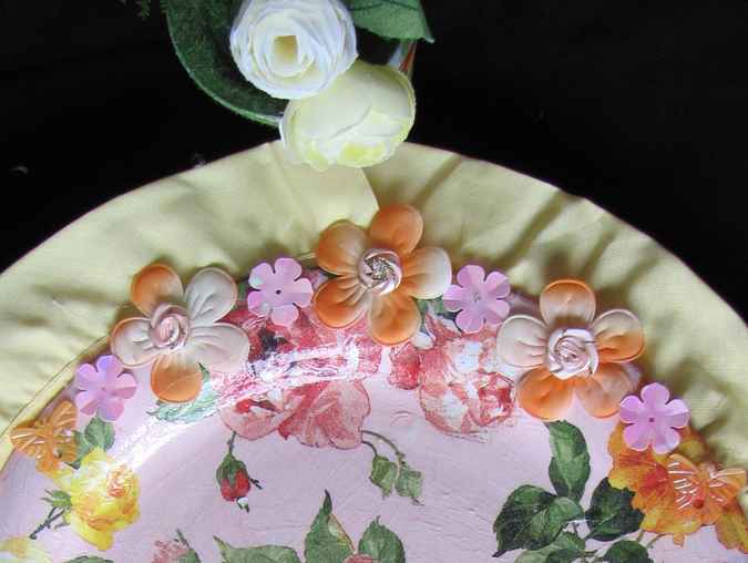 large image of art item: decor &ndash; plate yellow and pink flowers