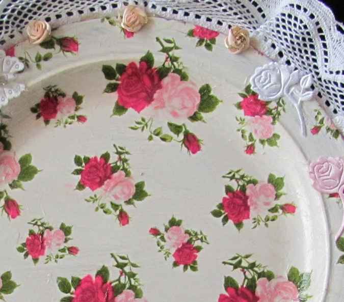 large image of art item: decor &ndash; plate lace roses