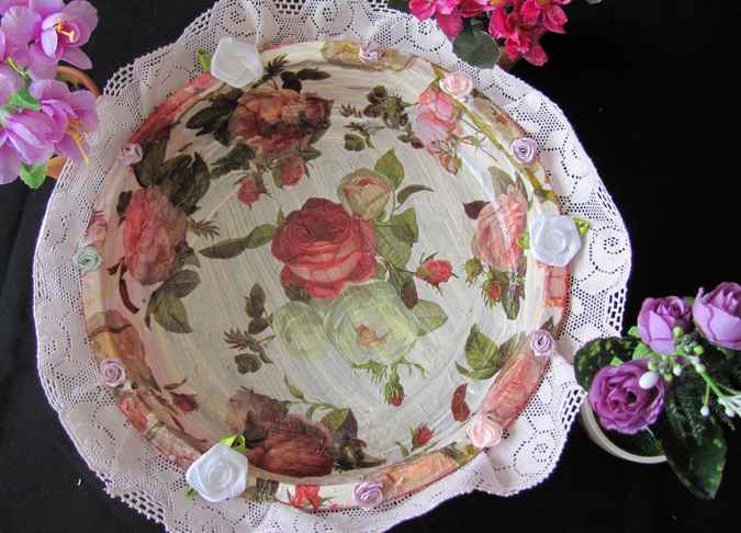 large image of art item: decor &ndash; plate lace white red roses