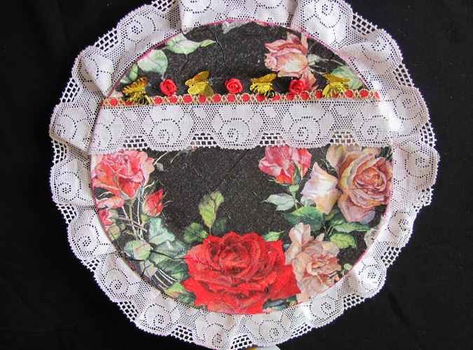 large image of art item: decor &ndash; plate black rose red