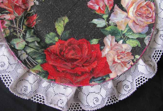 large image of art item: decor &ndash; plate black rose red