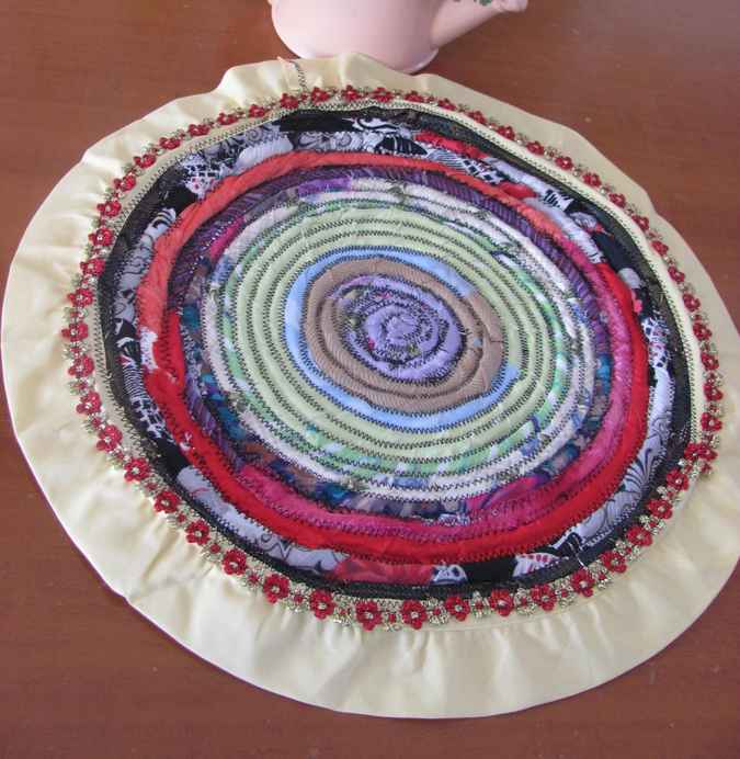 large image of art item: decor &ndash; map circular quiltrope