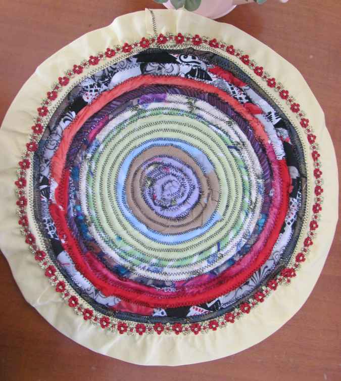 large image of art item: decor &ndash; map circular quiltrope