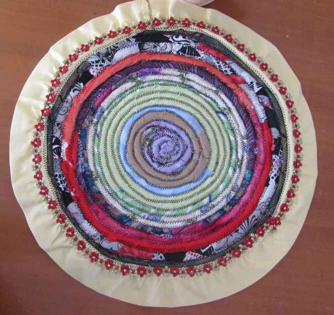 large image of art item: decor &ndash; map circular quiltrope