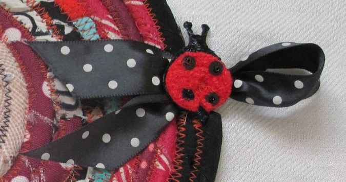 large image of art item: decor &ndash; potholder black crimson cream