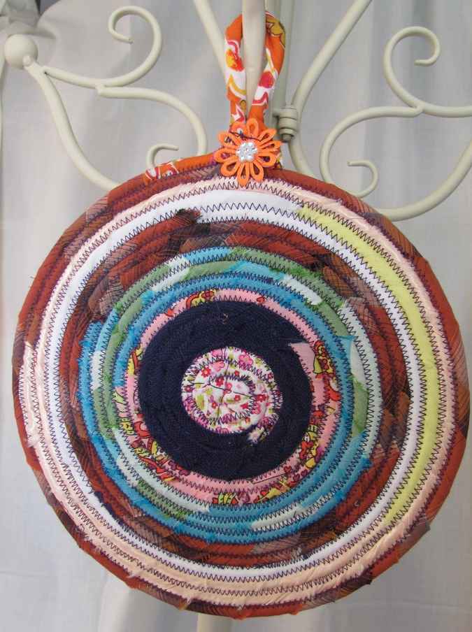 large image of art item: decor &ndash; potholder flower orange red white blue