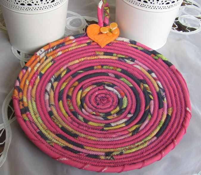 large image of art item: decor &ndash; potholder pink