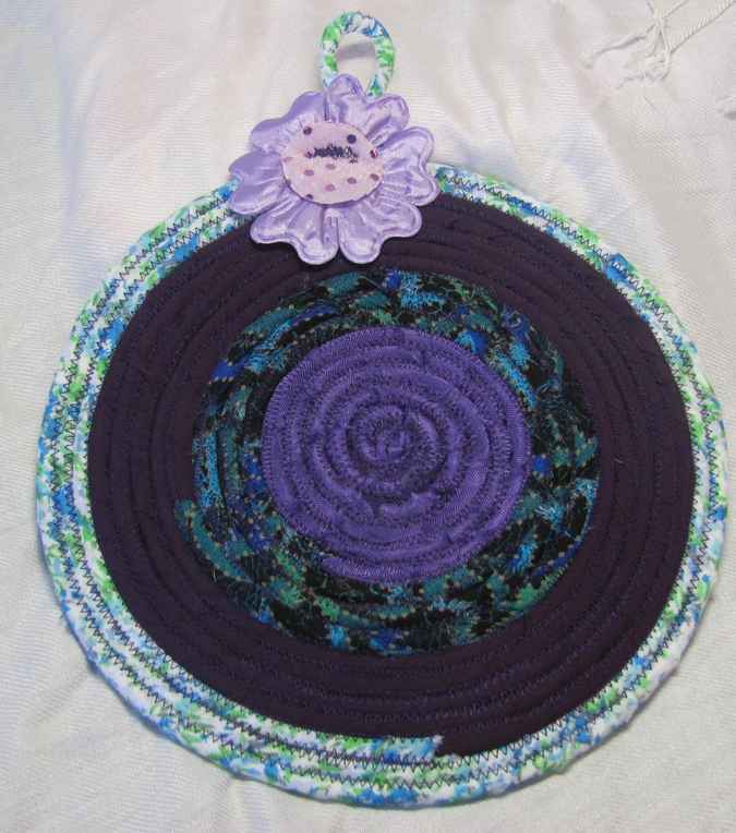 large image of art item: decor &ndash; potholder purple with violet flower