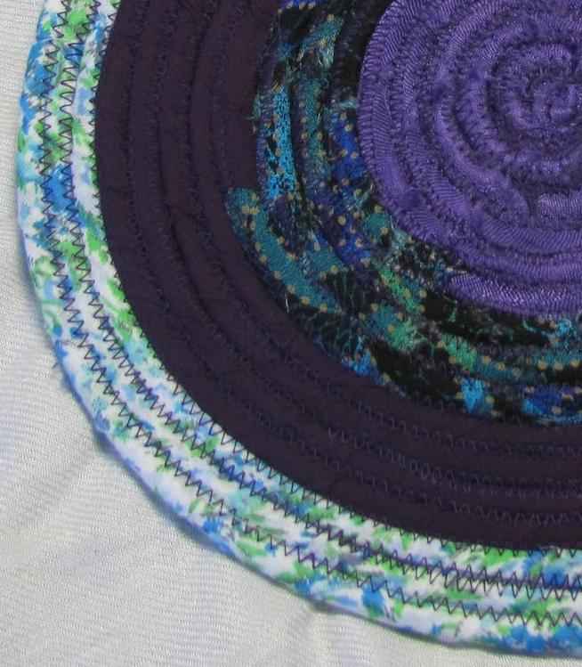 large image of art item: decor &ndash; potholder purple with violet flower