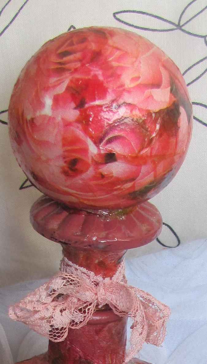 large image of art item: decor &ndash; flask hamsa red