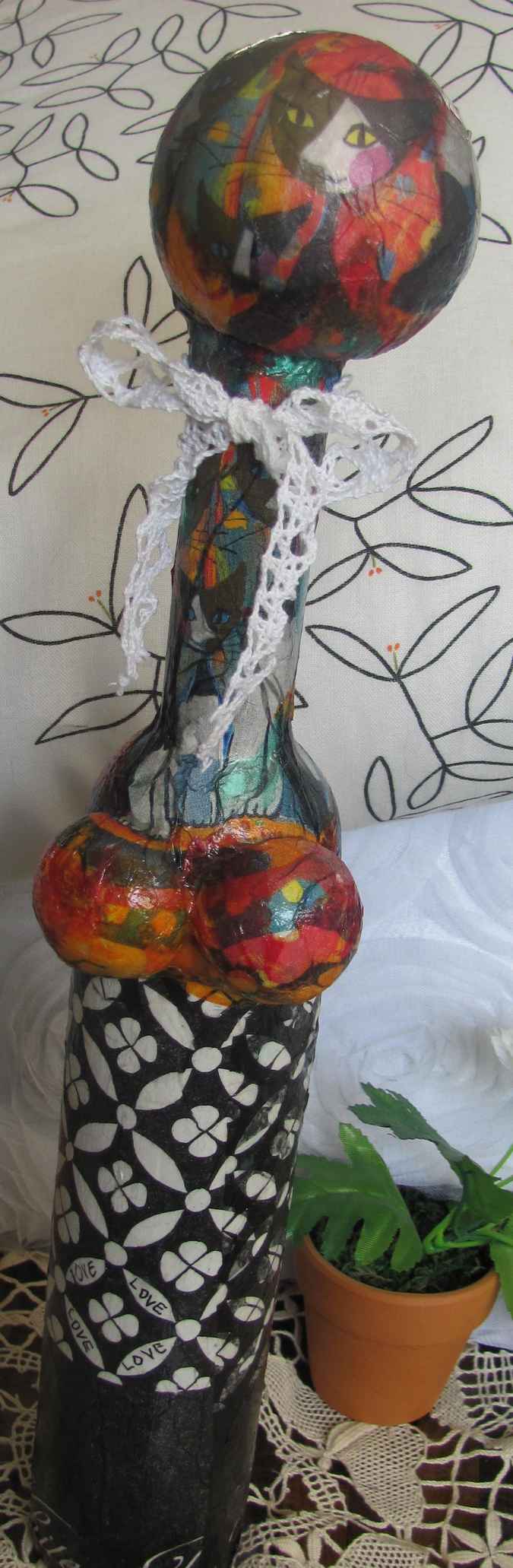 large image of art item: decor &ndash; flask black white sphere