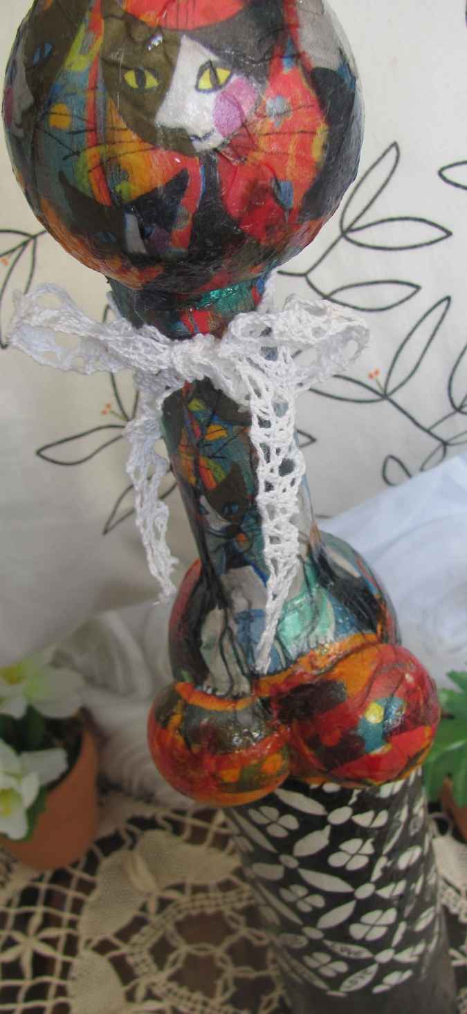 large image of art item: decor &ndash; flask black white sphere