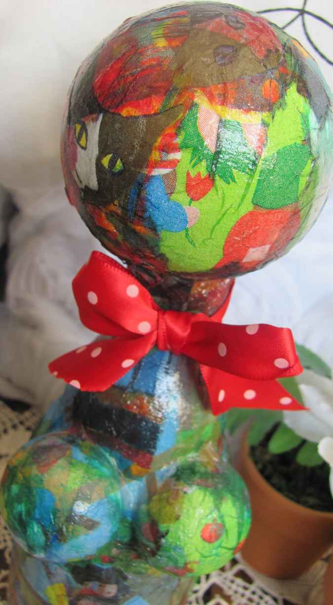 large image of art item: decor &ndash; flask red necktie