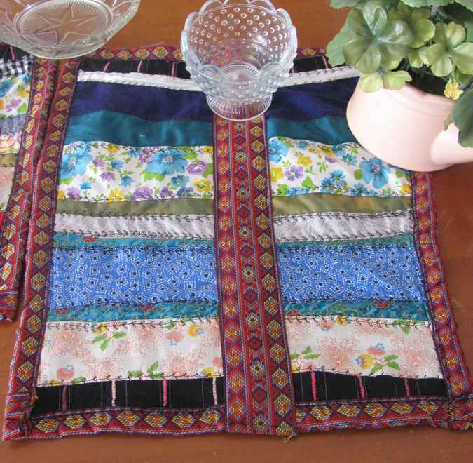 large image of art item: decor &ndash; quilt map