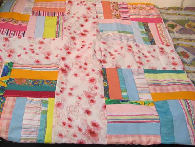 large image of art item: decor &ndash; pink quilt blanket