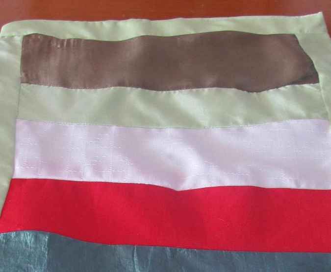 large image of art item: decor &ndash; table centerpiece quilt shiny