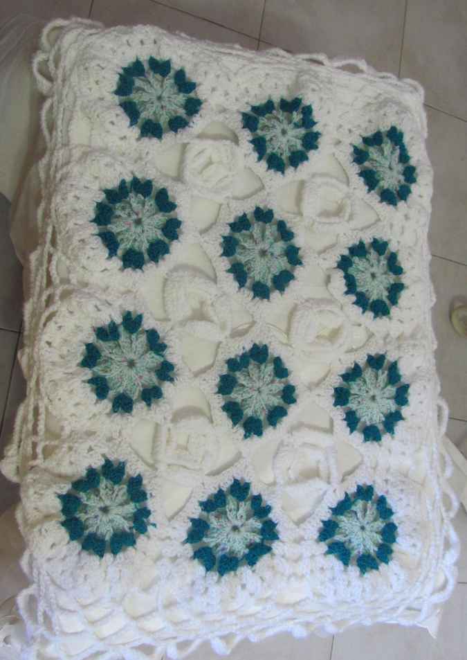 large image of art item: decor &ndash; crocheted baby blanket 