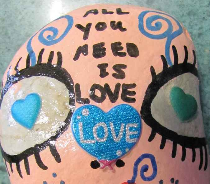 large image of art item: decor &ndash; stone 'love'