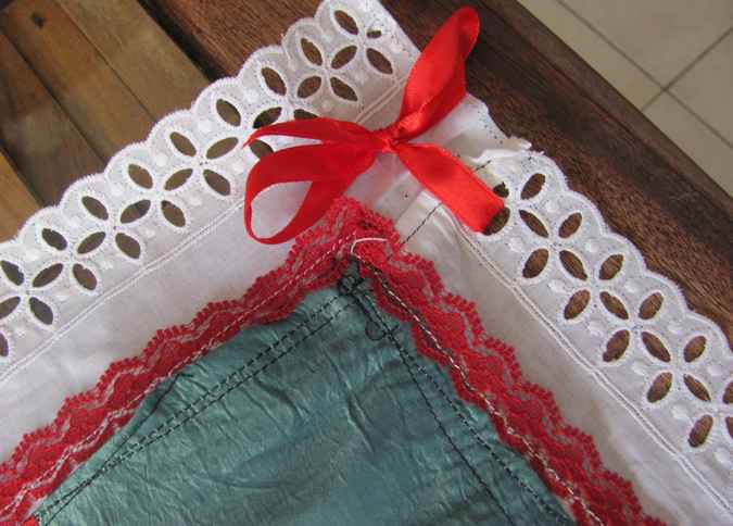 large image of art item: decor &ndash; quilt needlework woman